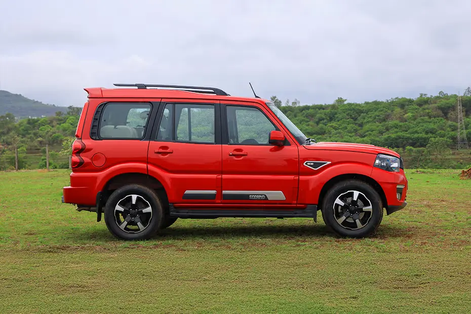 Mahindra Scorpio Classic S10